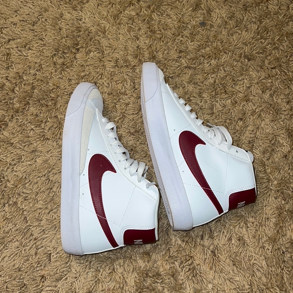 6.5Y Nike blazers. (Burgundy) Fits Womens 8.